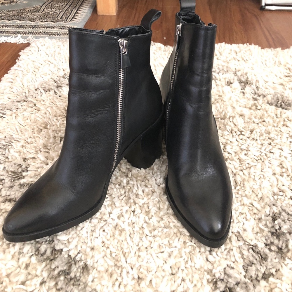 Steve Madden Tasha bootie